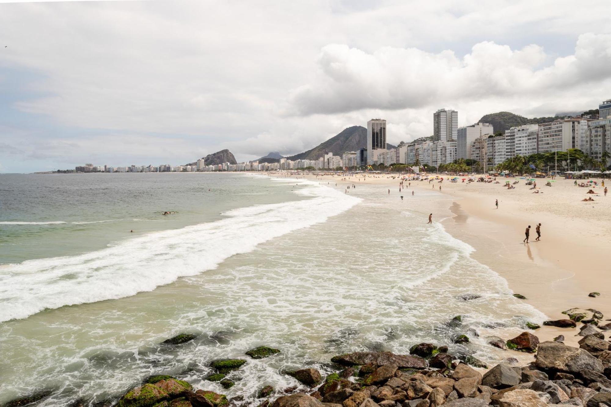 Em Copacabana Com Varanda 2 Quartos Apartamento