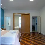 Apartamento Em Copacabana Com Varanda 2 Quartos